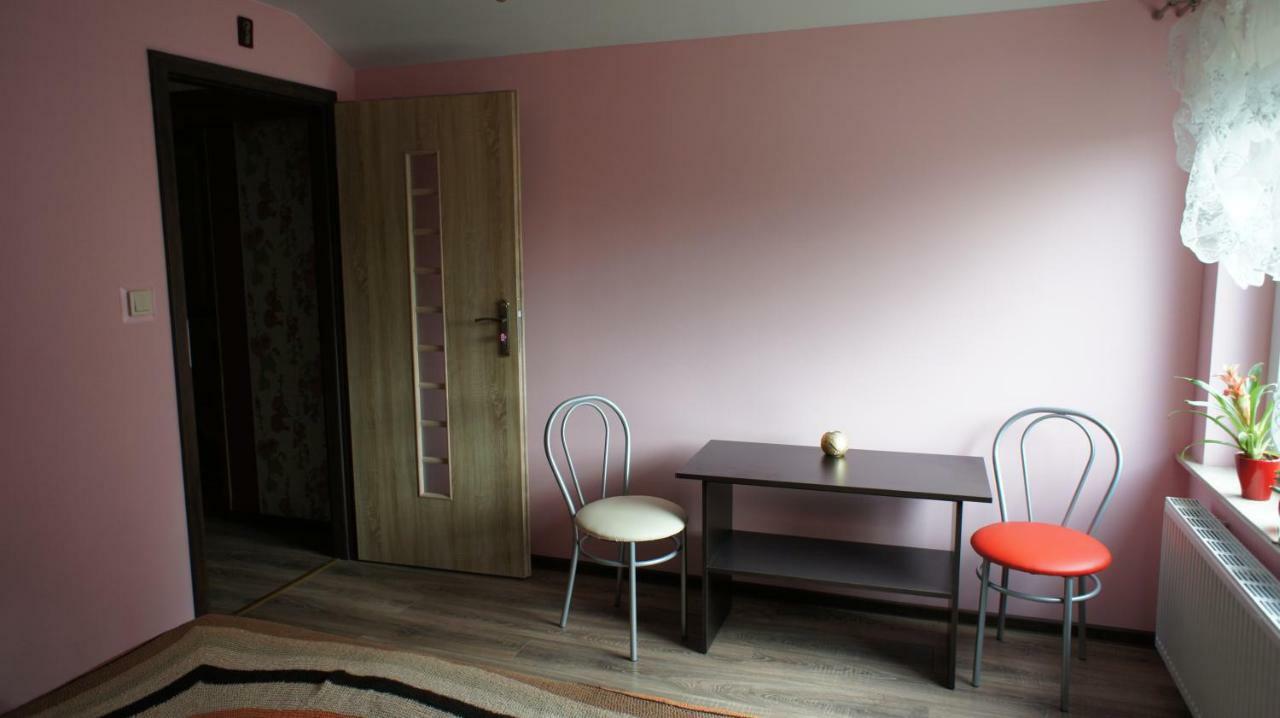 W Cieniu Sosen Hotel Grebow Bagian luar foto
