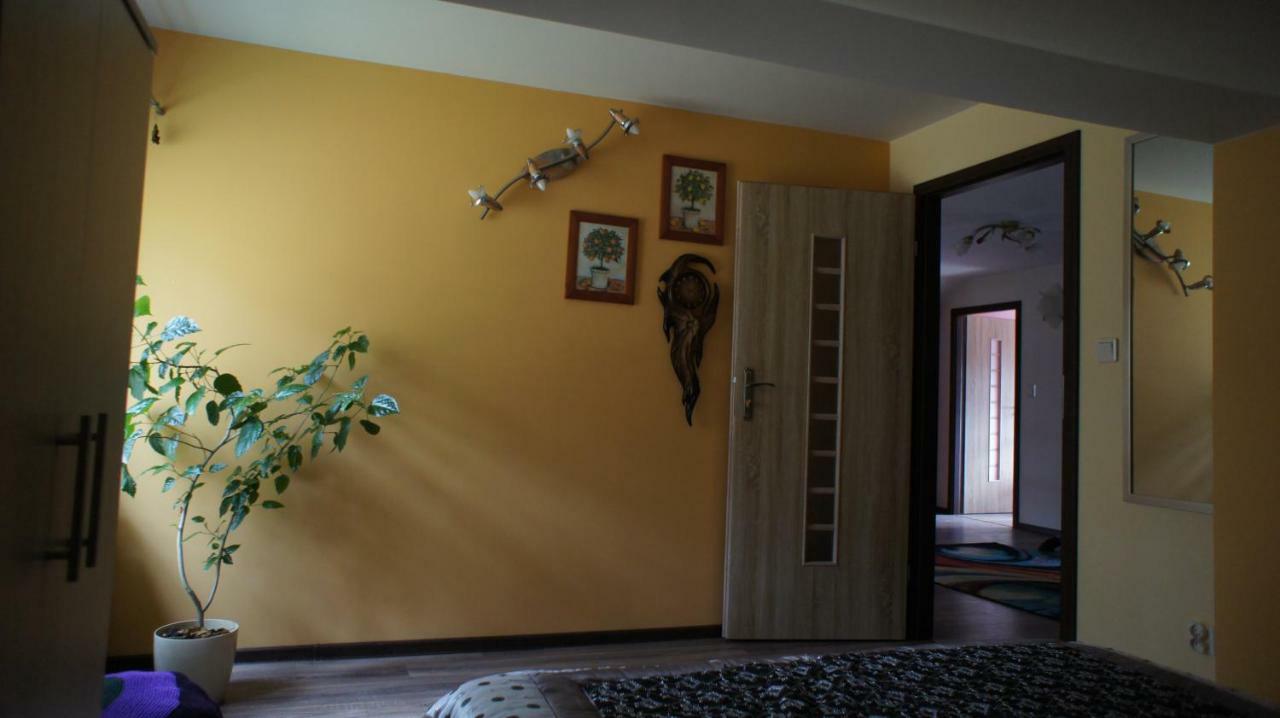 W Cieniu Sosen Hotel Grebow Bagian luar foto