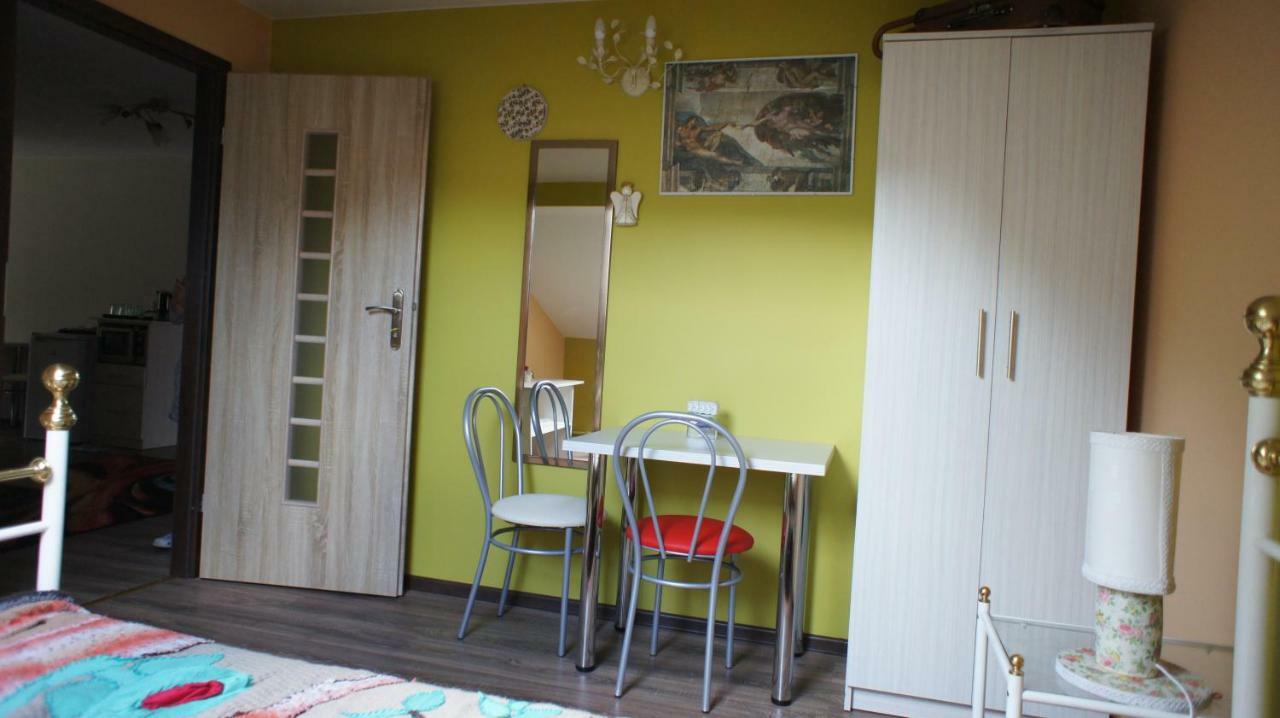 W Cieniu Sosen Hotel Grebow Bagian luar foto