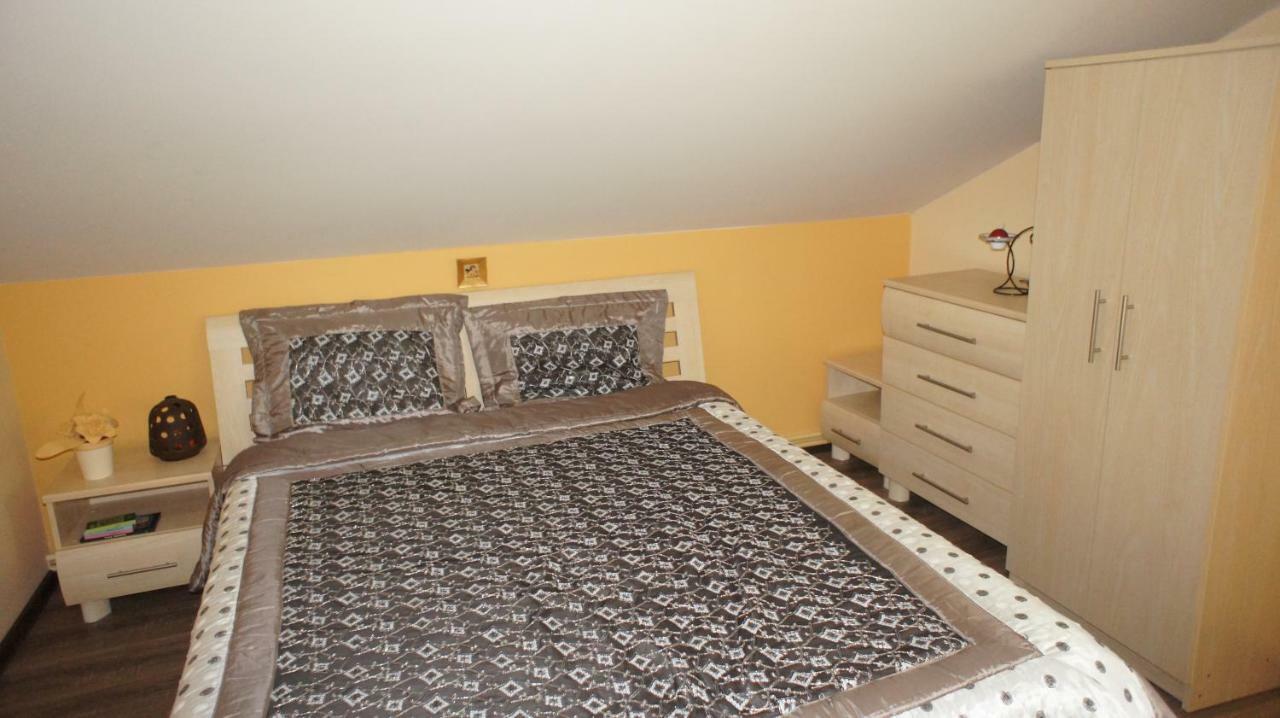 W Cieniu Sosen Hotel Grebow Bagian luar foto